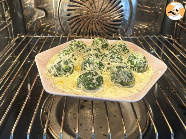 Malfatti med spenat och ricotta, det enkla receptet på hemlagad pasta som inte behöver knådas - Beredning steg 8