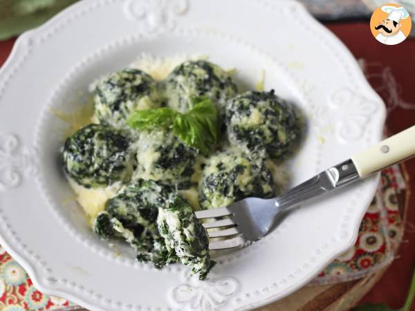 Malfatti med spenat och ricotta, det enkla receptet på hemlagad pasta som inte behöver knådas - Beredning steg 9