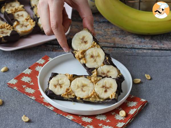 Minibarer med banan, jordnötssmör och choklad, mycket goda utan tillsatt socker - Beredning steg 5