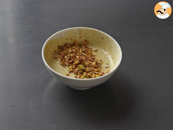 Franui med pistage, läckert belagda hallon, smältande och krispiga - Beredning steg 4