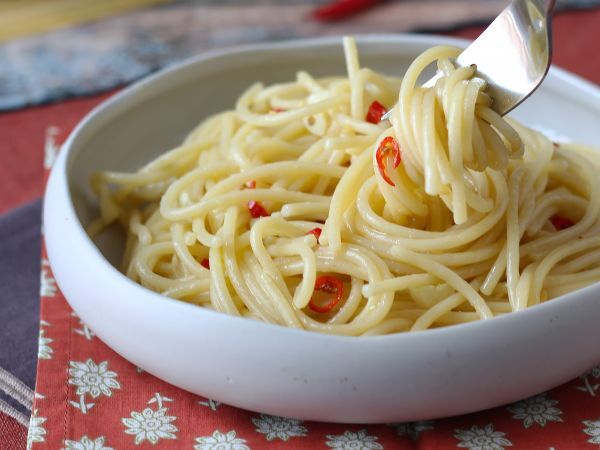 Spaghetti aglio, olio e peperoncino: den italienska traditionens sista minuten-rätt - Beredning steg 8