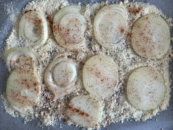 Superkrispiga hemlagade chips med lök och parmesan - Beredning steg 4