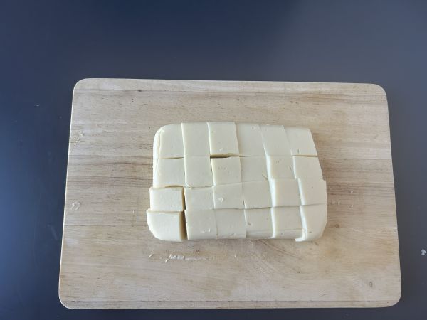 Luftstekt mjölk i en luftfryser. Den traditionella desserten med mindre olja och samma smak som alltid. - Beredning steg 6