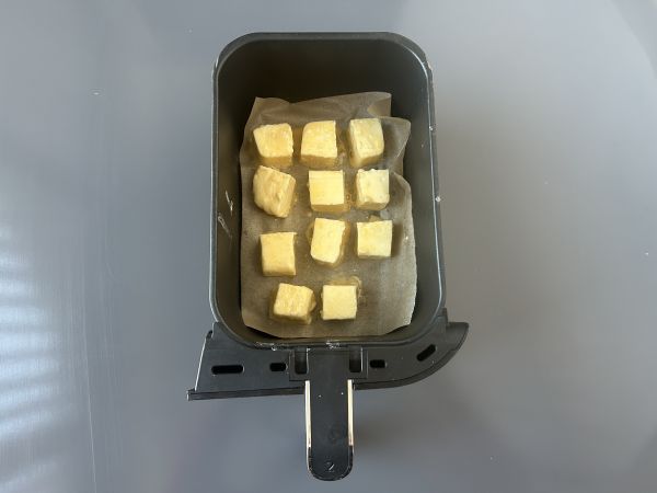Luftstekt mjölk i en luftfryser. Den traditionella desserten med mindre olja och samma smak som alltid. - Beredning steg 9