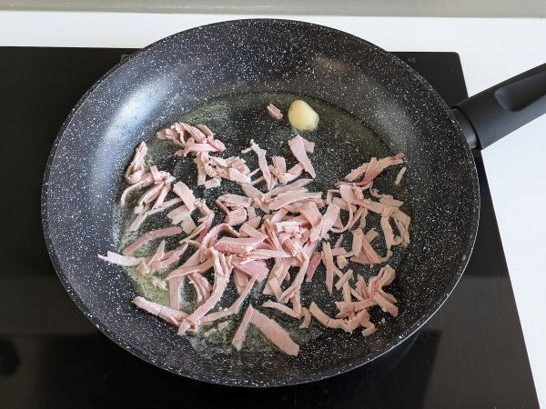 Grädde och skinka pasta: krämig, snabb och oemotståndlig! - Beredning steg 2