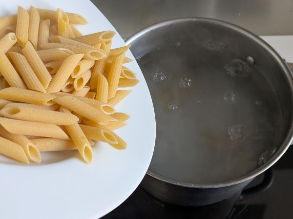 Grädde och skinka pasta: krämig, snabb och oemotståndlig! - Beredning steg 3