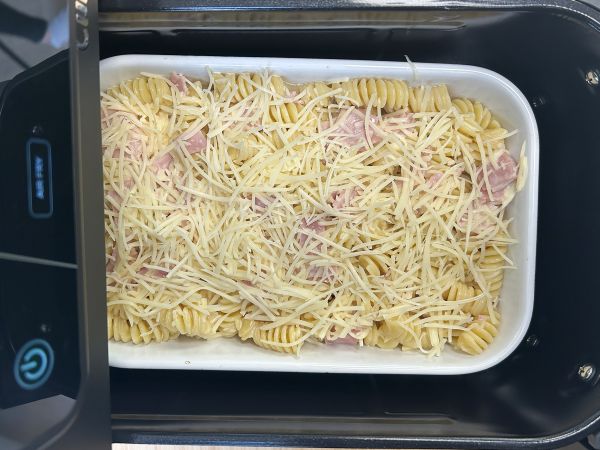Gratin av skinka och ostpasta i airfryer - Beredning steg 4