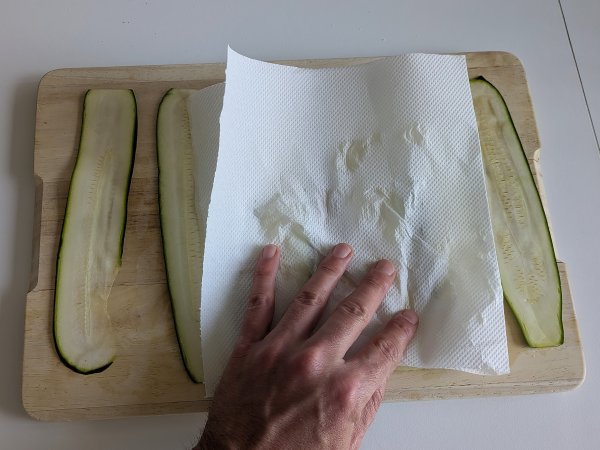Courgette parmigiana i fritös: snabb, lätt och krispig - Beredning steg 4