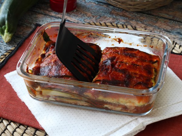 Courgette parmigiana i fritös: snabb, lätt och krispig - Beredning steg 10