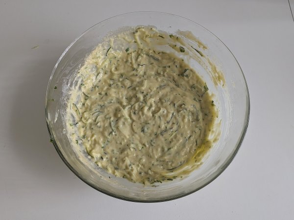 Courgette muffins i luftfryser: det lätta och fluffiga receptet - Beredning steg 4