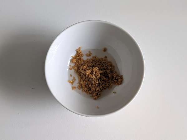 Mjuka veganska pannkakor med linägg: enkelt och äggfritt recept - Beredning steg 1