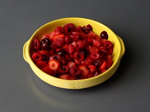 Röd fruktsallad: jordgubbar, hallon, körsbär och vattenmelon, perfekt för sommaren! - Beredning steg 4