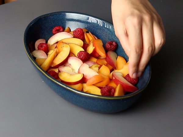 Fruktsallad: persika, aprikos, hallon och mycket mer! - Beredning steg 4