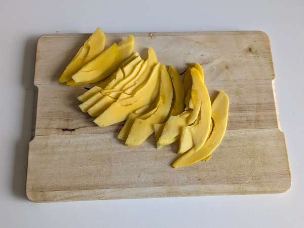 Avokado toast med mango och lime: ett fräscht, snabbt och gott recept - Beredning steg 1