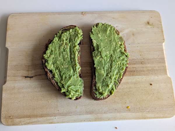 Avokado toast med mango och lime: ett fräscht, snabbt och gott recept - Beredning steg 3