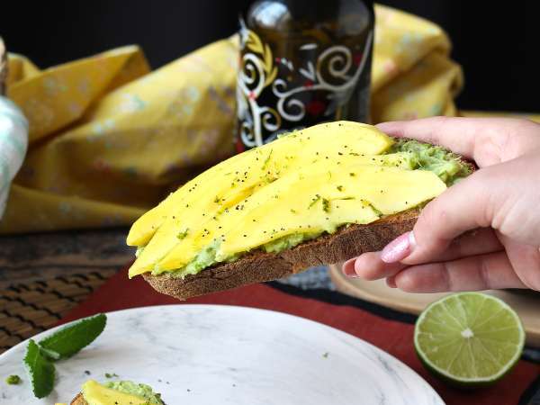 Avokado toast med mango och lime: ett fräscht, snabbt och gott recept - Beredning steg 5