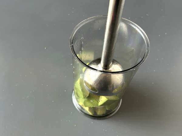 Krämig avokadomajonnäs med hårdkokt ägg - utan rått ägg - Beredning steg 3