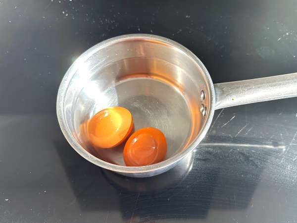 Majonnäs med kokt äggprotein: lätt, välsmakande och oljefri - Beredning steg 1