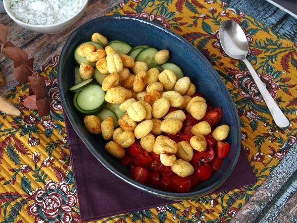 Krispig gnocchisallad, ultratrendig, god och balanserad, perfekt för sommaren! - Beredning steg 5