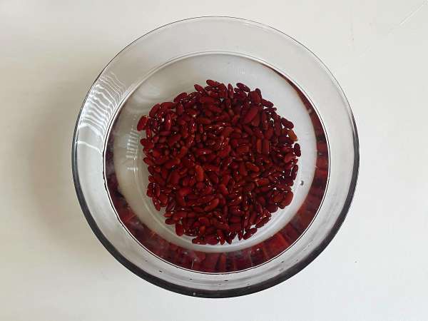 Pasta e fagioli alla veneta: Mormors krämiga och välsmakande recept - Beredning steg 1