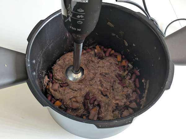 Pasta e fagioli alla veneta: Mormors krämiga och välsmakande recept - Beredning steg 4