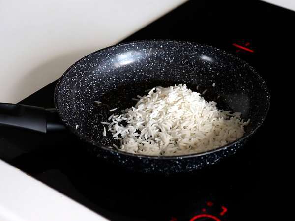 Omelett med krispigt ris och sojabönor, en kryddig måltid som går snabbt och är avfallsfri! - Beredning steg 1