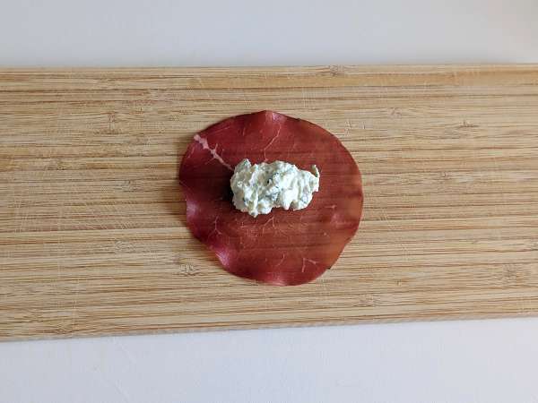 Tortelloni di bresaola fylld med rucola och ricottaost: välsmakande och klar på 10 minuter! - Beredning steg 4