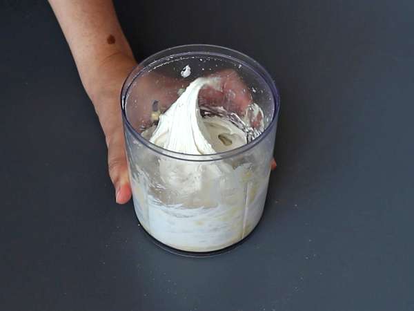 Vaniljvassleglass, hög i protein, snabb och med 3 ingredienser! - Beredning steg 3