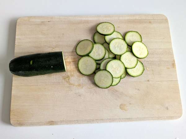 Glutenfri courgettesmörgås: klar på 20 minuter och full av smak! - Beredning steg 1