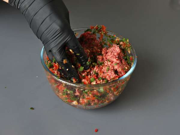 Lavash kebab med tortillas, de berömda enkla ugnsbakade kebaberna! - Beredning steg 4