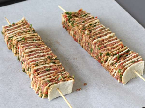 Lavash kebab med tortillas, de berömda enkla ugnsbakade kebaberna! - Beredning steg 11