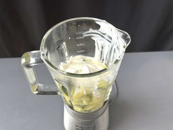 Zucchini- och grön äpplekräm med yoghurt klar på 30 minuter - Beredning steg 5