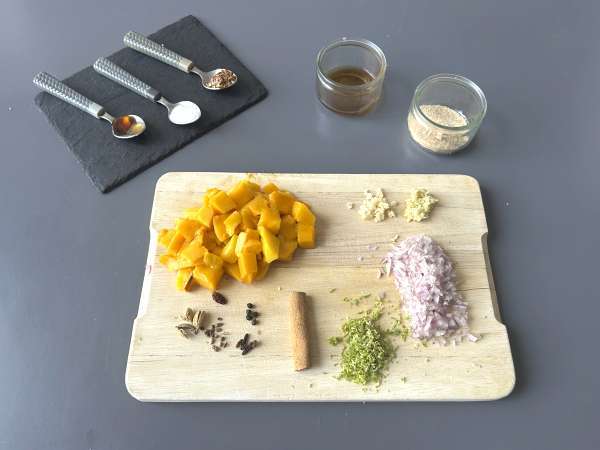 Hemlagad mango chutney: den sötsura indiska kryddan som passar till allt - Beredning steg 1