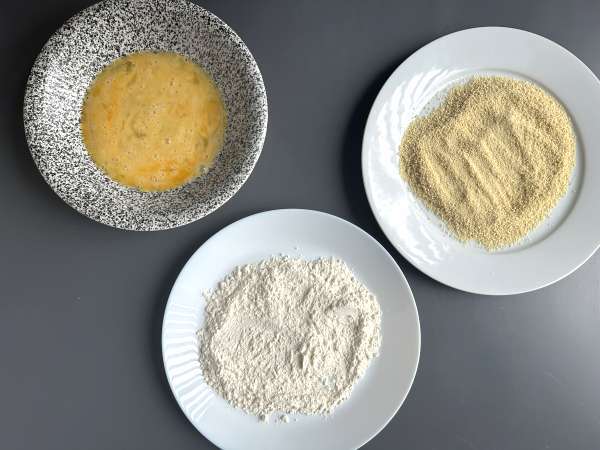 Panerad gudarnas kapris med airfryerpotatis - Beredning steg 3