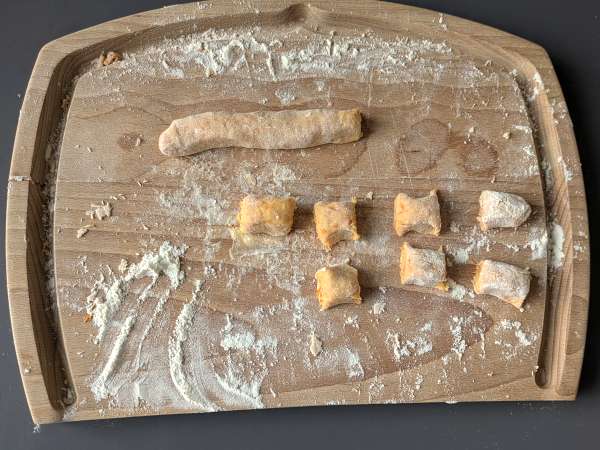 Hemlagad pumpa gnocchi: mjuk, delikat och perfekt för hösten! - Beredning steg 7