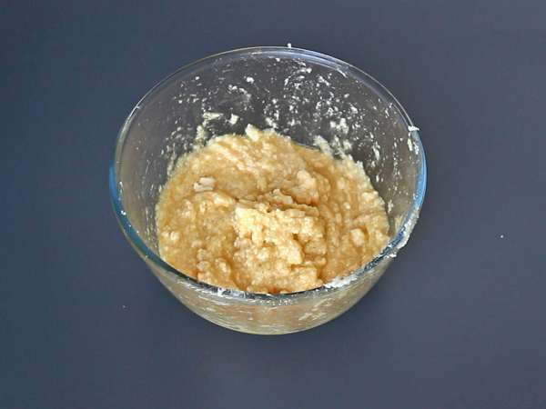 Kanelrullar, smälter i munnen och är krispiga med god smak av kanel - Beredning steg 3