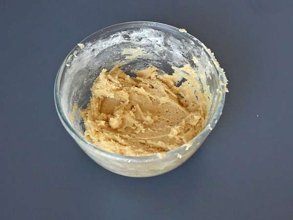 Kanelrullar, smälter i munnen och är krispiga med god smak av kanel - Beredning steg 4