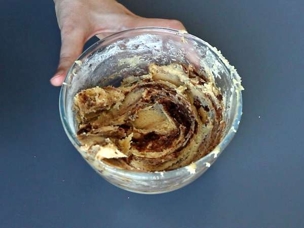 Kanelrullar, smälter i munnen och är krispiga med god smak av kanel - Beredning steg 5