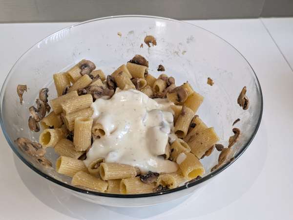 Pasta al forno ai funghi: det perfekta krämiga och trådiga receptet för hösten - Beredning steg 7