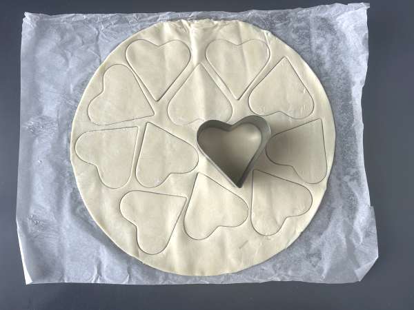 Spökbiskvier: det enklaste och roligaste Halloween-receptet att göra med barn - Beredning steg 1