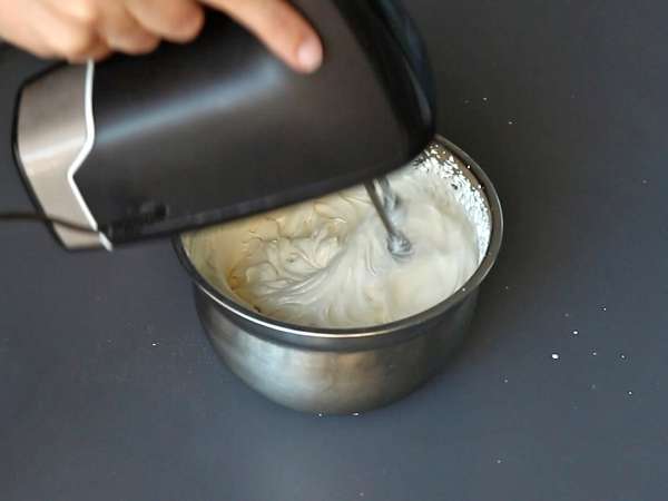 Tiramisu-formad stock utan form för kaffeälskare - Beredning steg 1