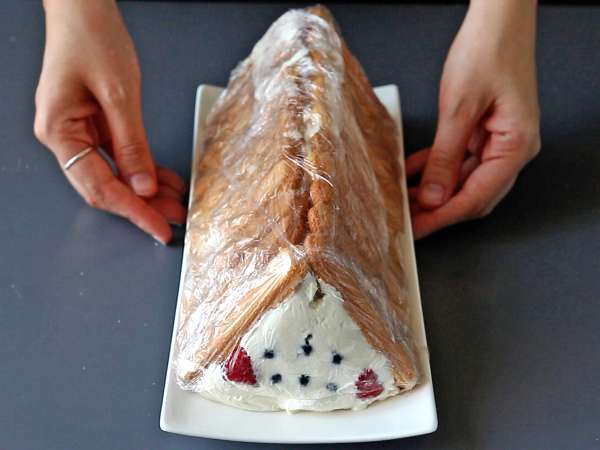 Du behöver ingen form för att göra den här röda fruktloggen! - Beredning steg 7