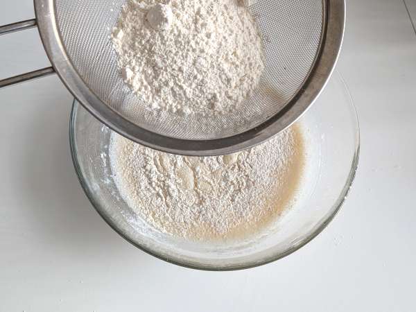 Crespelle ricotta och champinjoner: det perfekta krämiga vegetariska receptet för alla tillfällen - Beredning steg 1