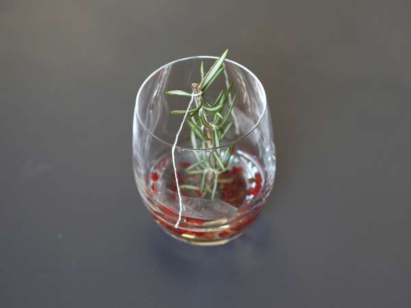 Cocktail med en snötäckt gran inuti - Beredning steg 4