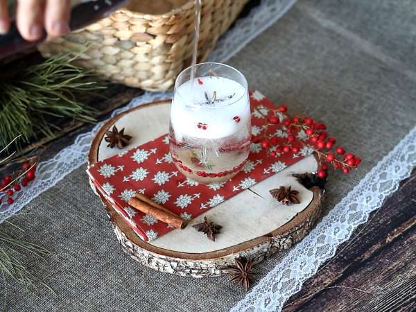 Cocktail med en snötäckt gran inuti - Beredning steg 5