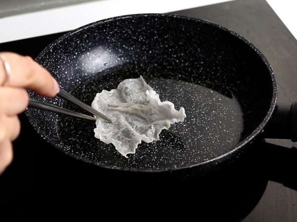 Hur gör jag chips med rispapper? - Beredning steg 2