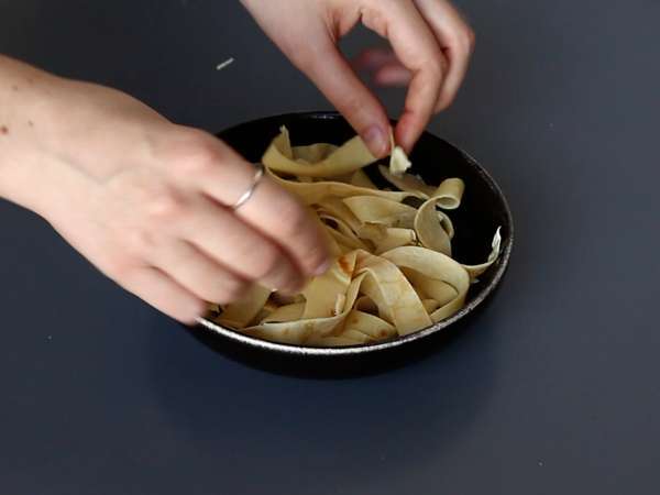 Pannkakstagliatelle med choklad och jordnötter! - Beredning steg 6