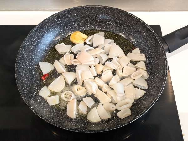 Bläckfisksås: ett perfekt tillbehör till pasta - Beredning steg 4