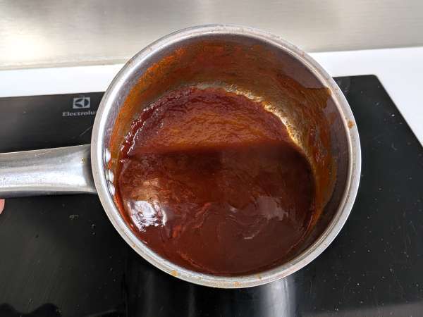 Köttbullar i luftfryser med sötsur grillsås: enkelt och välsmakande recept - Beredning steg 3