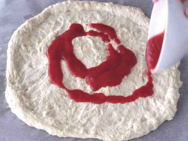 Fuktig Margherita-pizza - Beredning steg 8